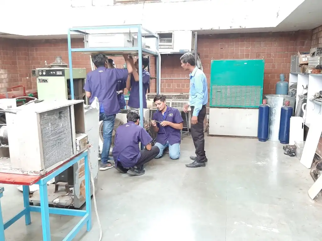 Refrigeration And Air Conditioning Technician